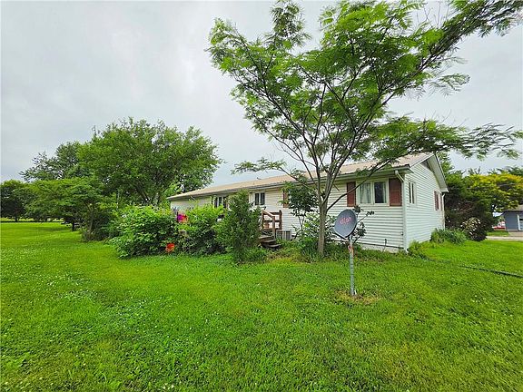 4th image of 218 Warren Ave