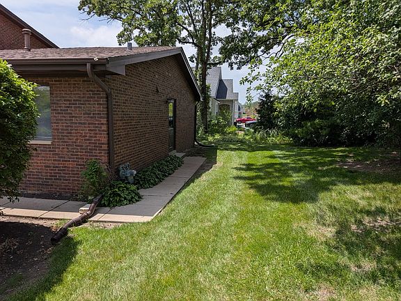 4th image of 1231 Geneva Ln