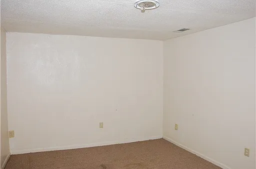 2043 Maywood St — Photo 3