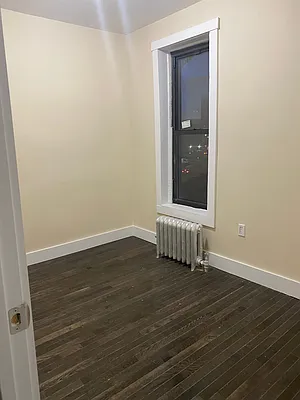 Rented by WIRE International Realty | media 4