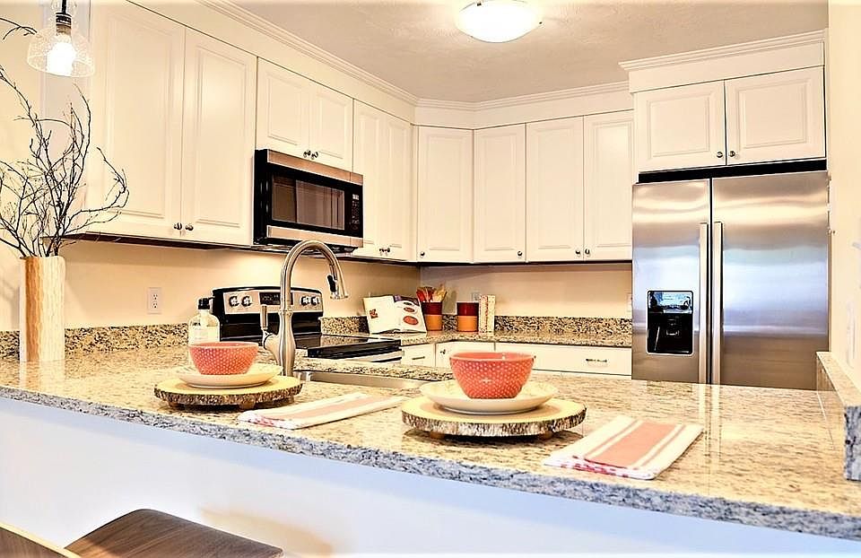 1st image of 7 Evergreen Dr APT 720