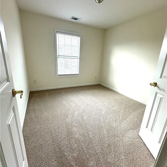 5876 Rue Villa Ln — Photo 12