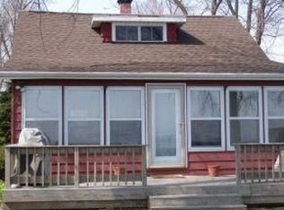 1595 Brighton Beach Rd, Menasha, WI 54952