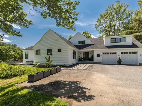 212 Walker Bungalow Road, Portsmouth, NH 03801