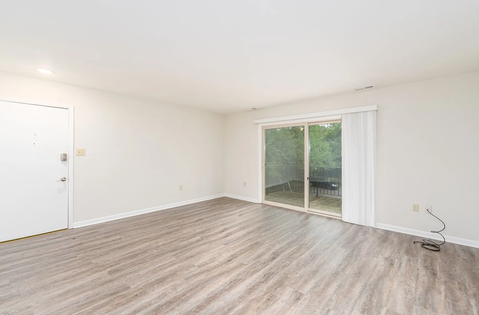 Brooke Court Apartments — Photo 2
