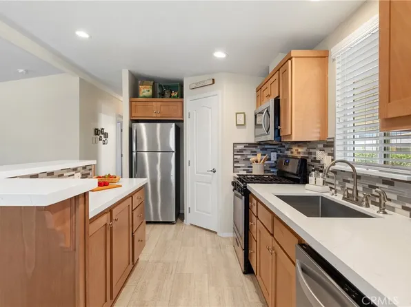 1424 Glengrove Sq, Corona, CA 92882