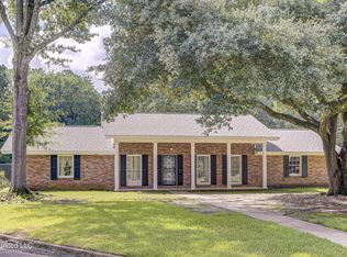 1005 Briarwood Dr, Jackson, MS 39211