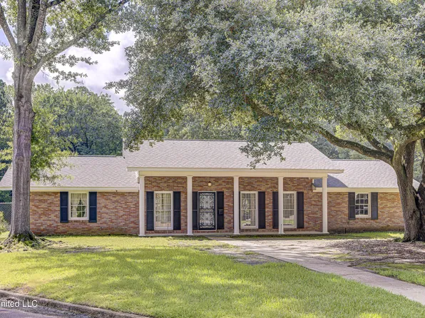 1005 Briarwood Dr, Jackson, MS 39211