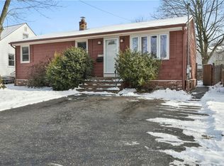 100 Park View Blvd, Cranston, RI 02910