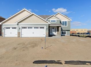 105 9th Ave, Isanti, MN 55040