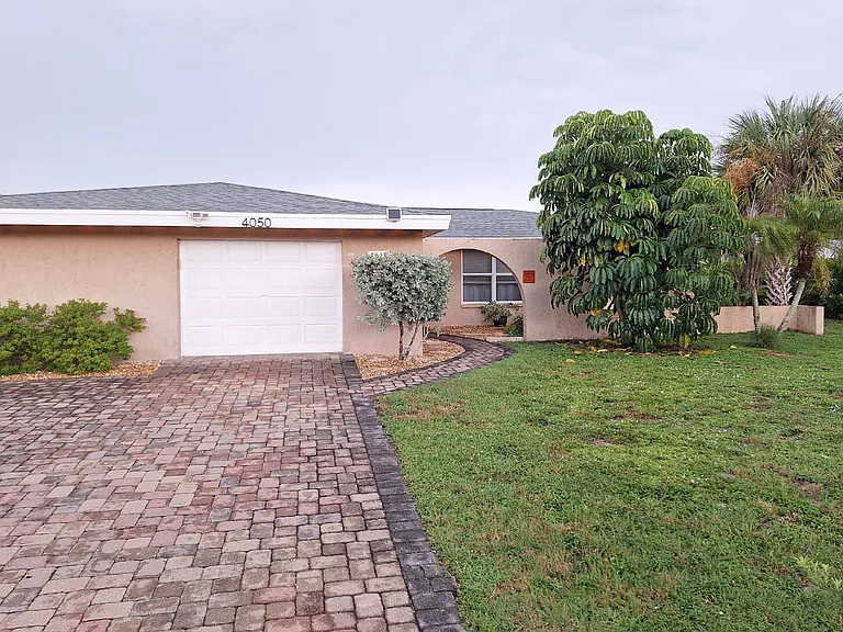 4050 Yucatan Cir — Photo 1