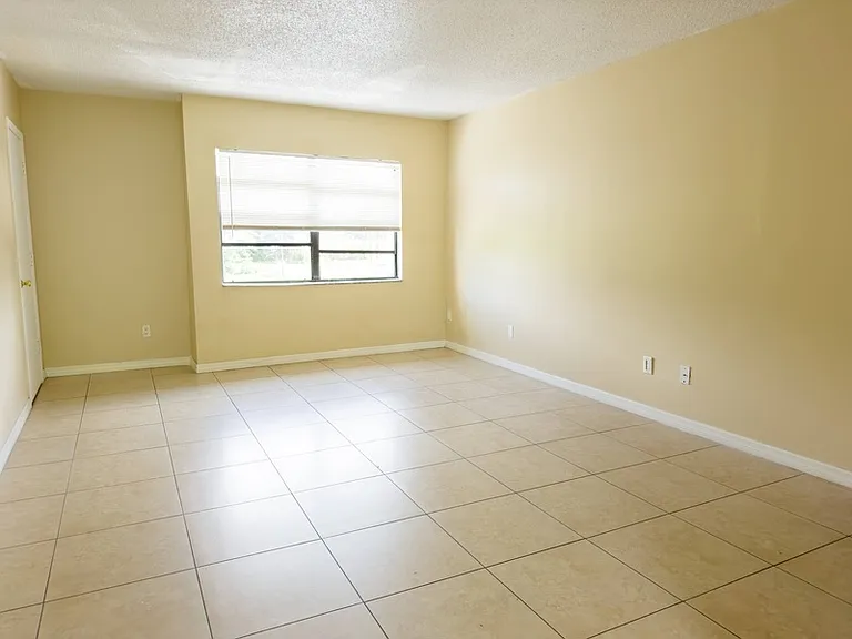 34 S Ortman Dr #B — Photo 3