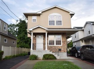 20 Edgewood Rd #A, Pt Washington, NY 11050