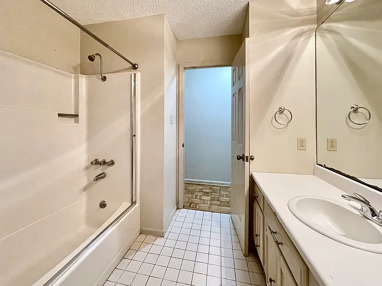 219 Green Lake Dr — Photo 31