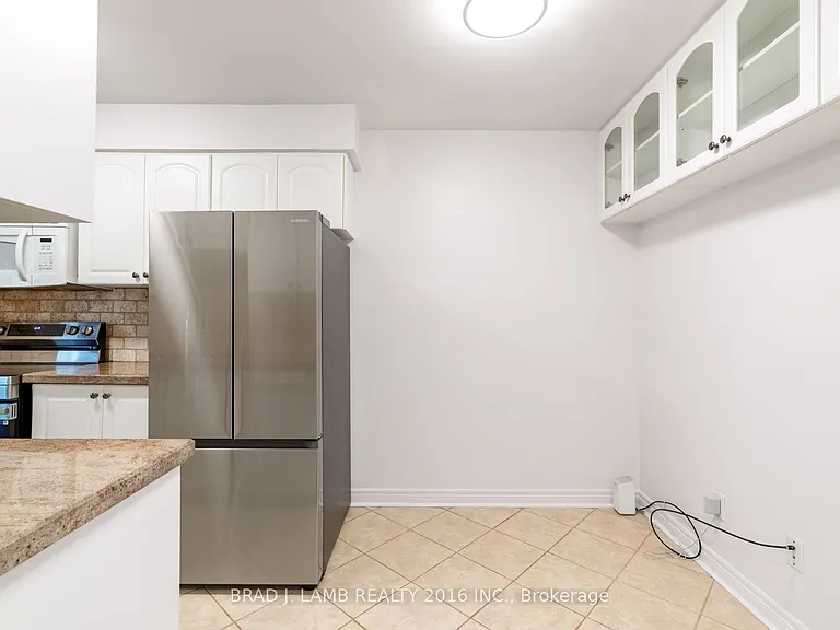 405 Hyacinthe Blvd #Townhouse 12 — Photo 11