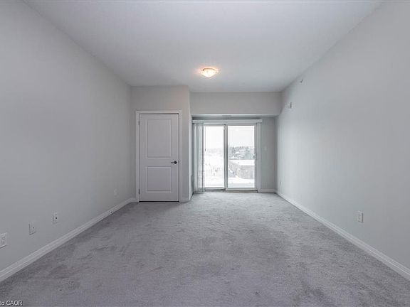4th image of 299 Cundles Rd E #306
