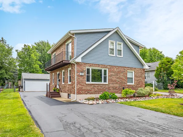 109 Lincoln Ave, Fox River Grove, IL 60021