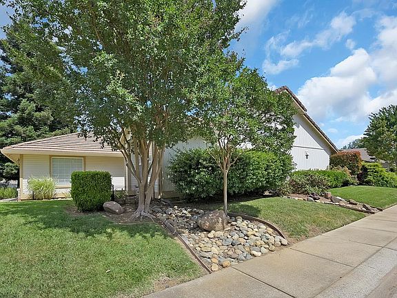2nd image of 2338 Drummond Dr