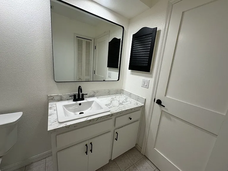 1041 Sawyers Ct — Photo 38