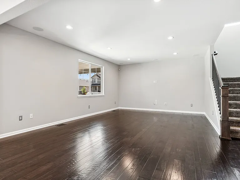 490 W Ridge Cir — Photo 8