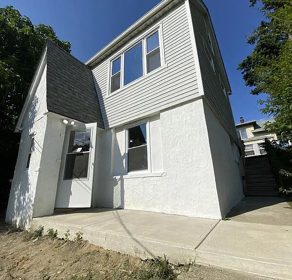 18531 Glenfield Rd — Photo 1