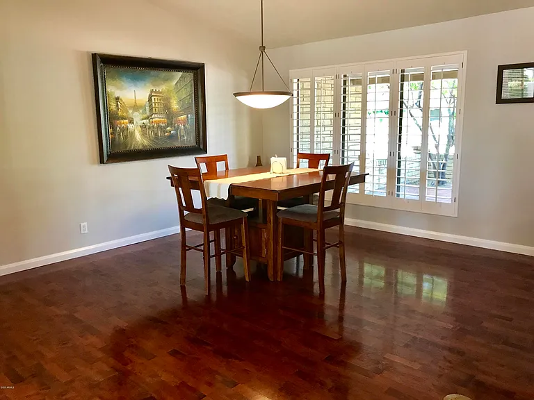 185 E Cercado Ln — Photo 14