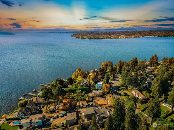 8329 NE Juanita Drive, Kirkland, WA 98034
