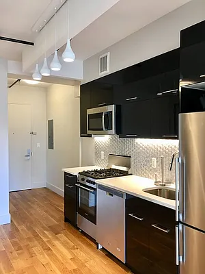 Rented by City Vista Inc | media 27