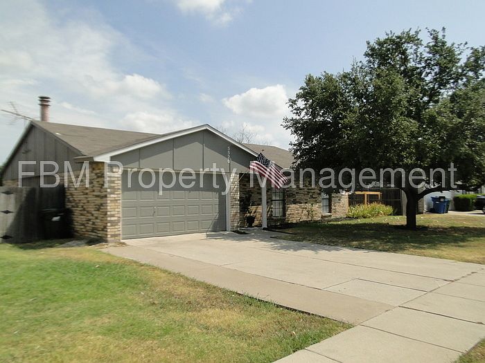 1st image of 5520 Russell Dr