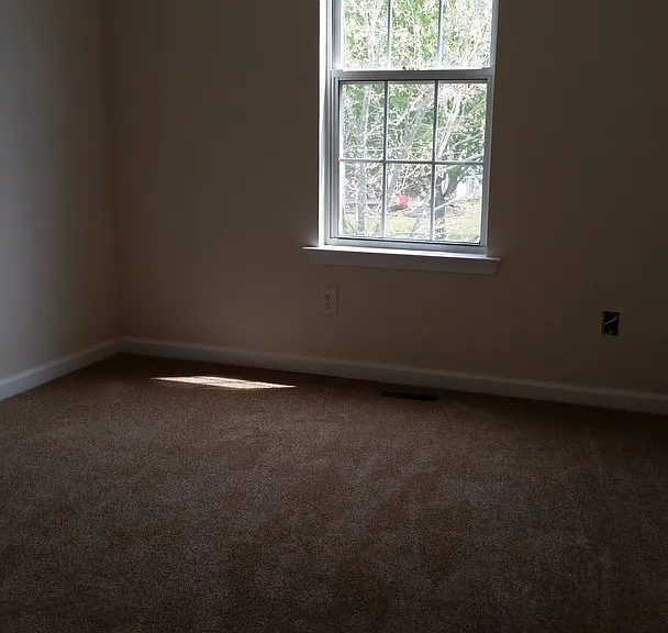 215 Bainbridge Cir — Photo 23