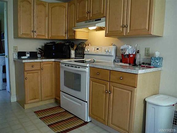 2nd image of 308 Woodland Dr