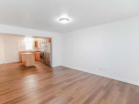 4th image of 17 W Hygeia Ave
