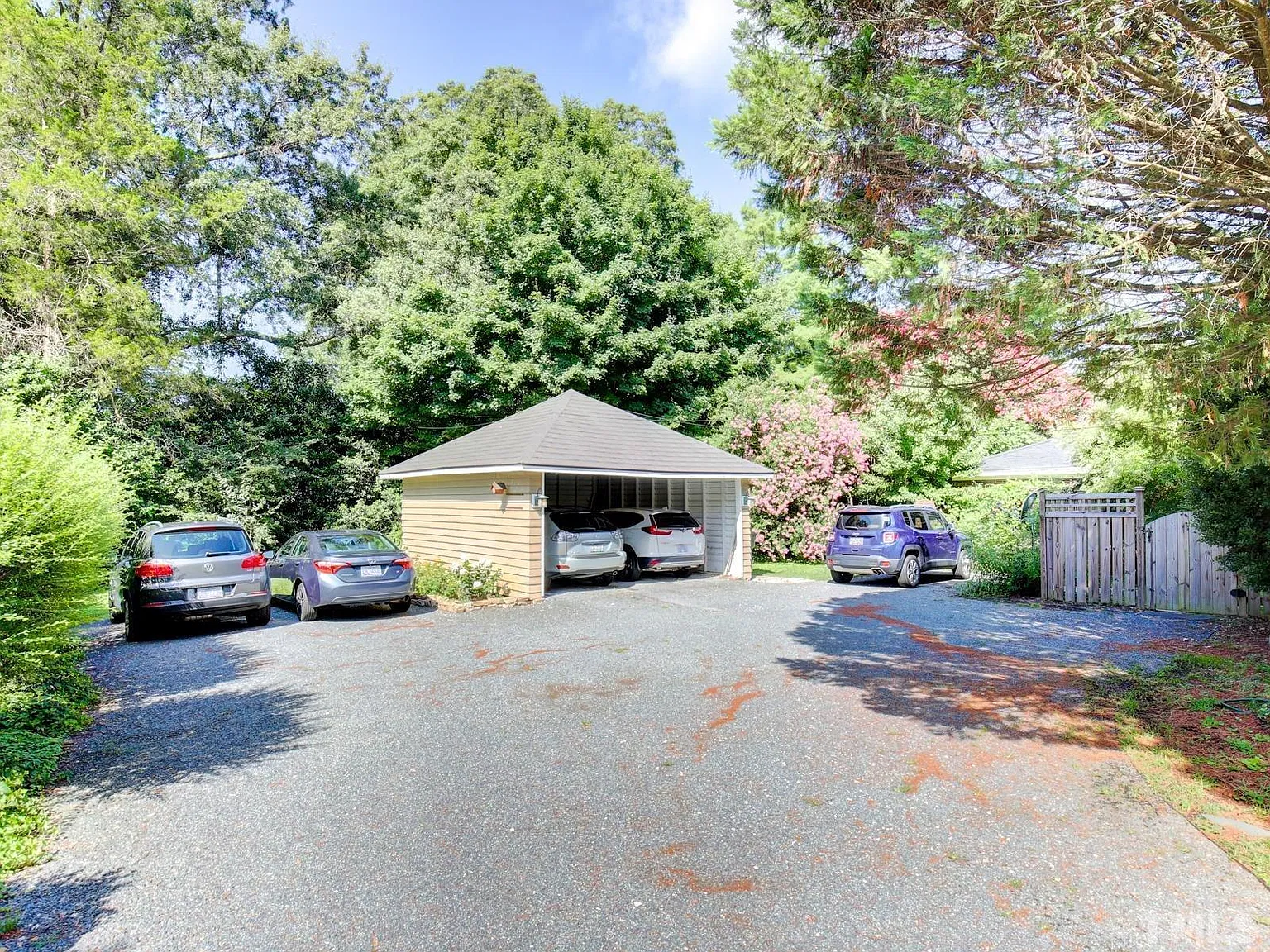 3 bed, 1.5 bath, 1500 sqft, $2,800 — Photo 3