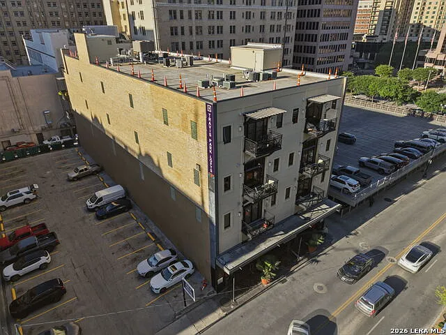Travis Park Lofts — Photo 2