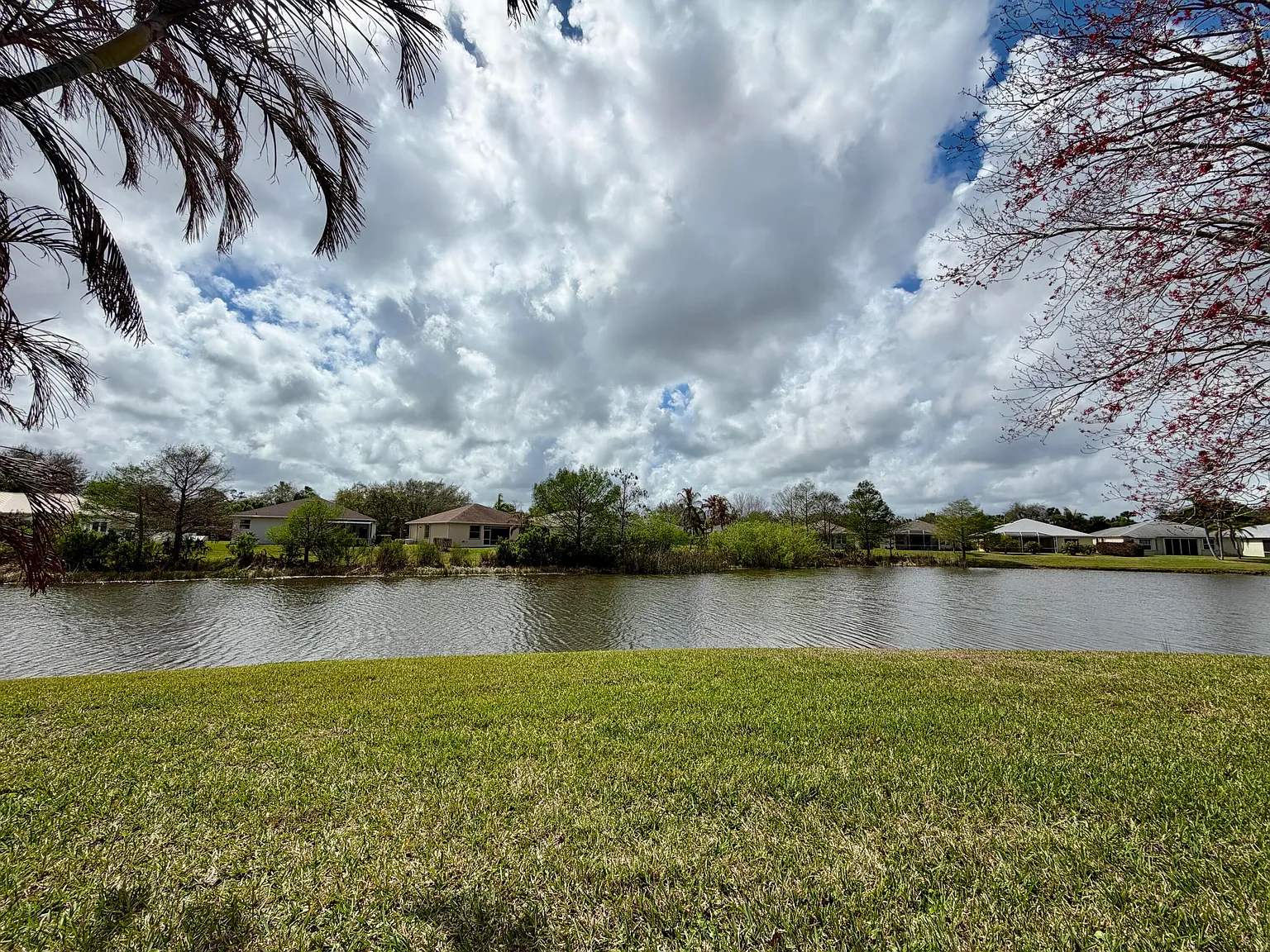 3 bed, 2.0 bath, 1464 sqft, $2,500 — Photo 2