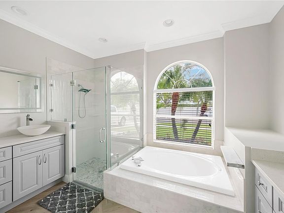 5th image of 1548 Mira Lago Cir