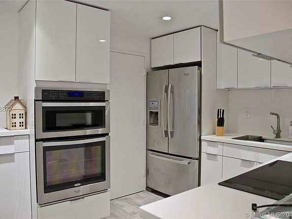 4th image of 5555 Collins Ave APT 7J