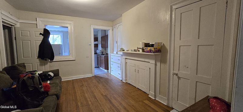 5th image of 61 Grand Street