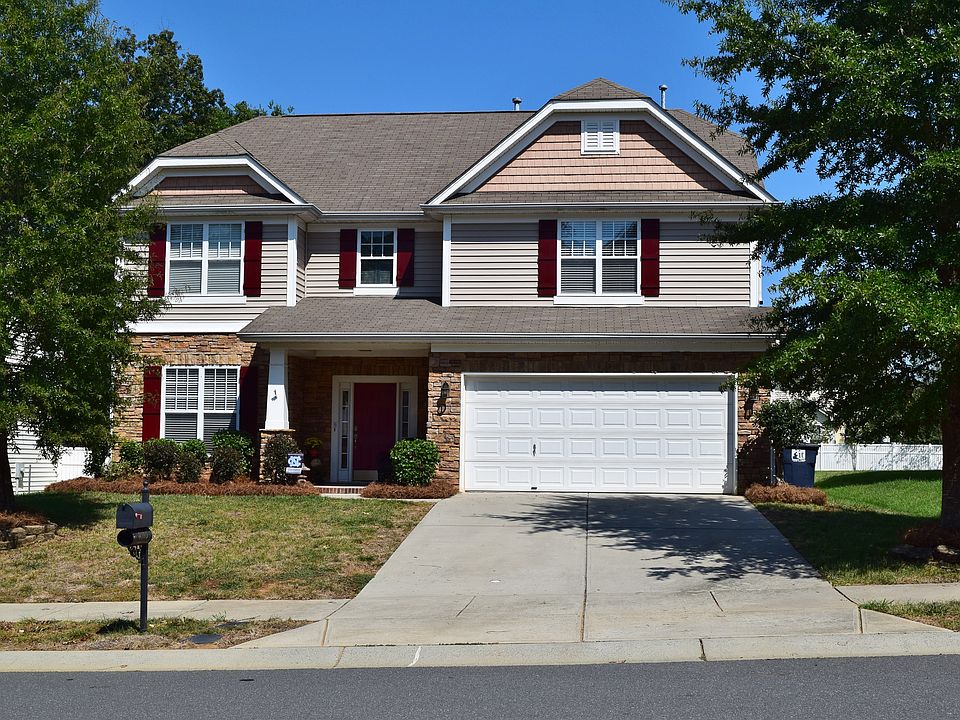 Great curb appeal!