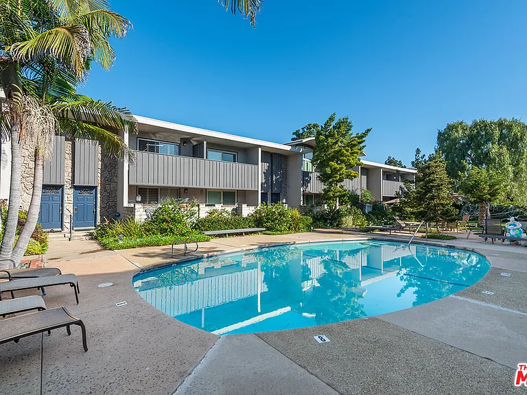 13233 Fiji Way #K — Photo 25