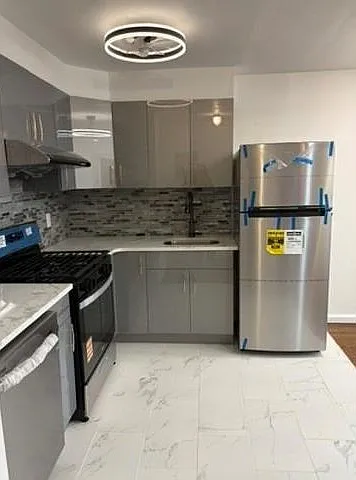 56 Whitaker Pl #2 — Photo 4
