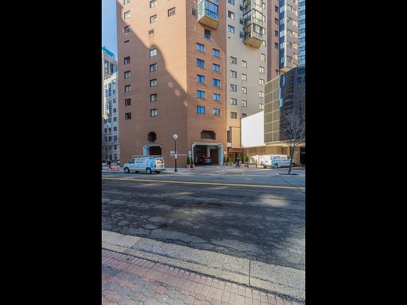 4th image of 900 N Stafford St APT 2019