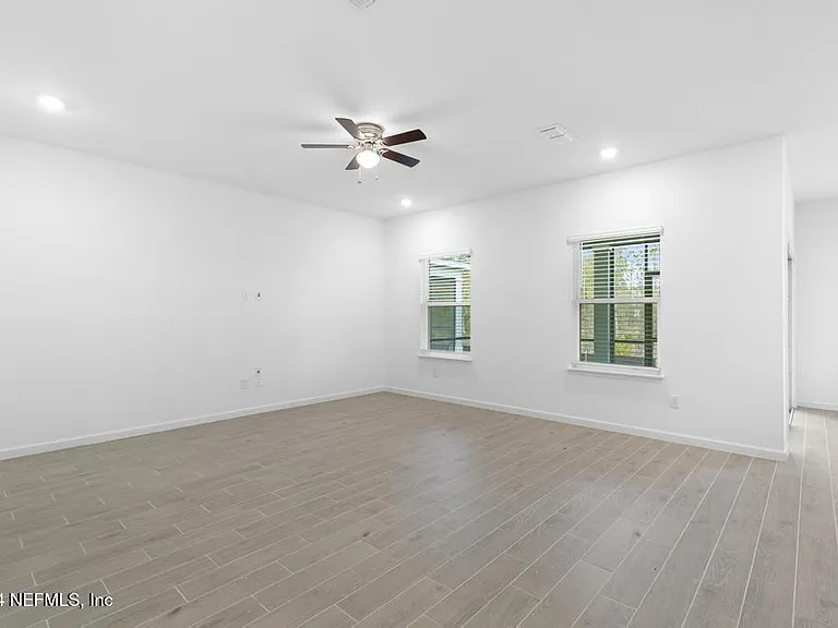 28 Disston Cv — Photo 8