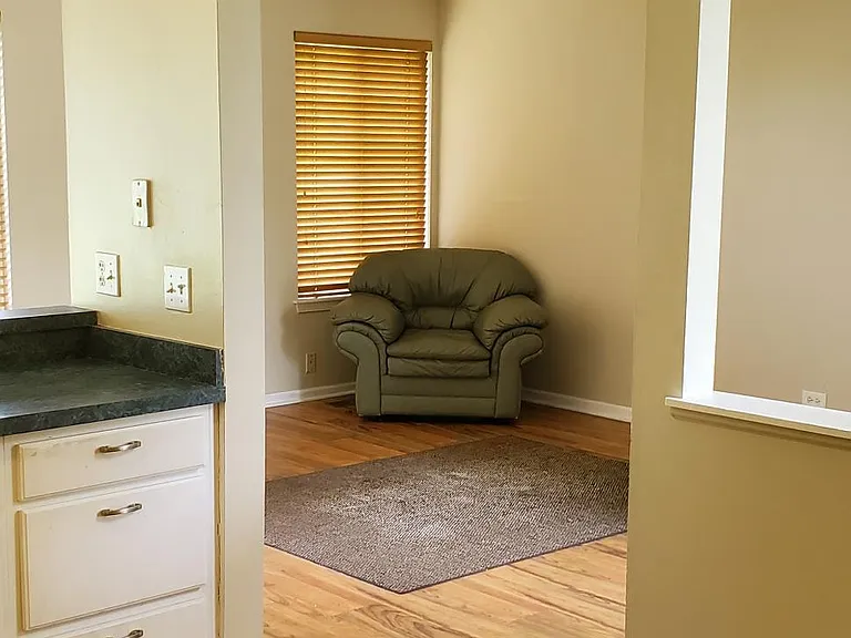 1522 Meadowsedge Ln — Photo 8