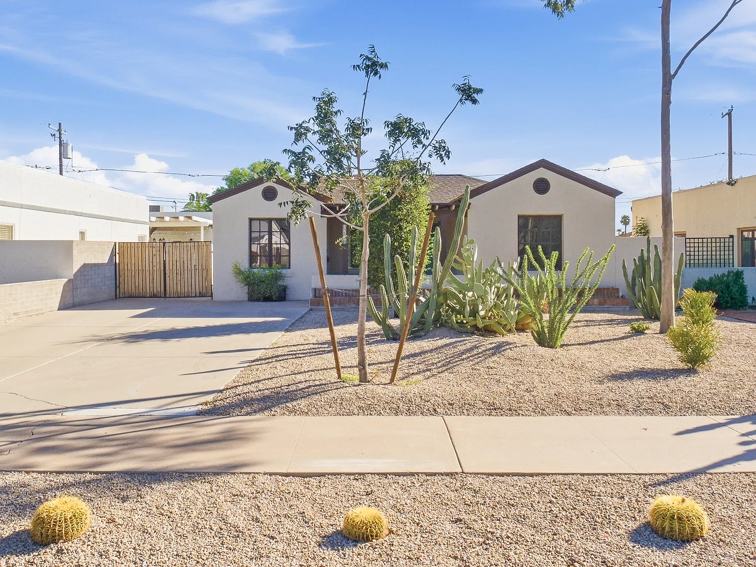 2 bed, 1078 sqft, $1,900 — Photo 1