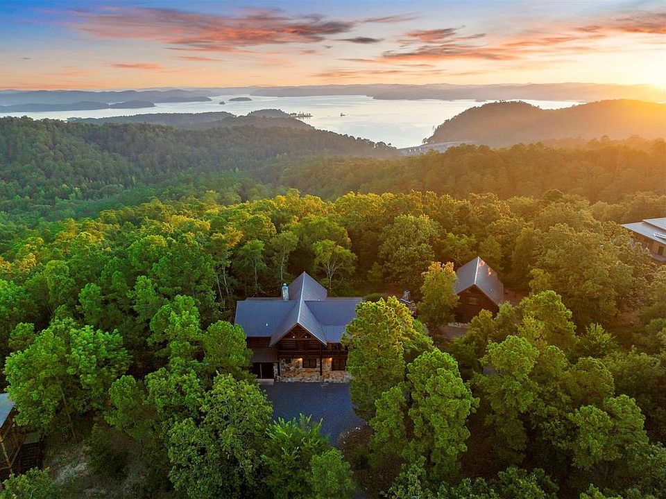 1st image of 107 Lake Bluff Ln