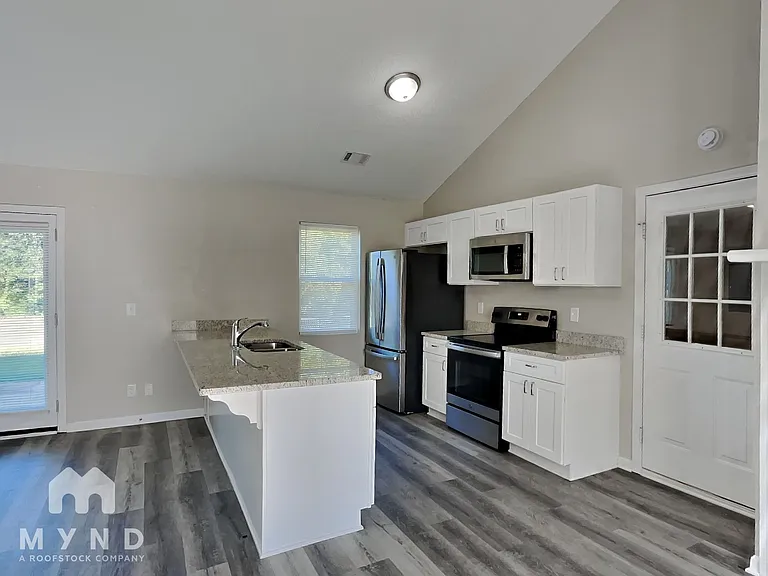 215 Shamrock Way — Photo 8