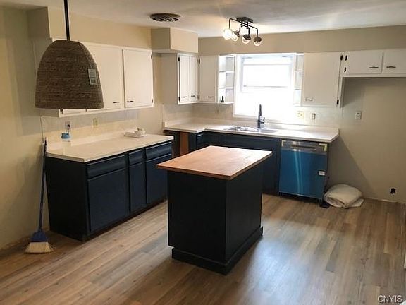 5th image of 4305 E Genesee St Unit 1