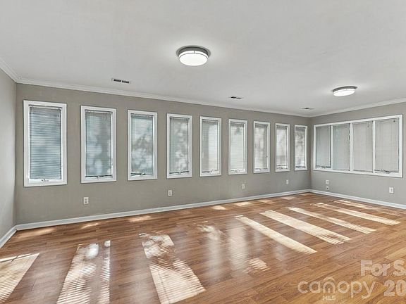 4th image of 907 Cranberry Cir #26-B