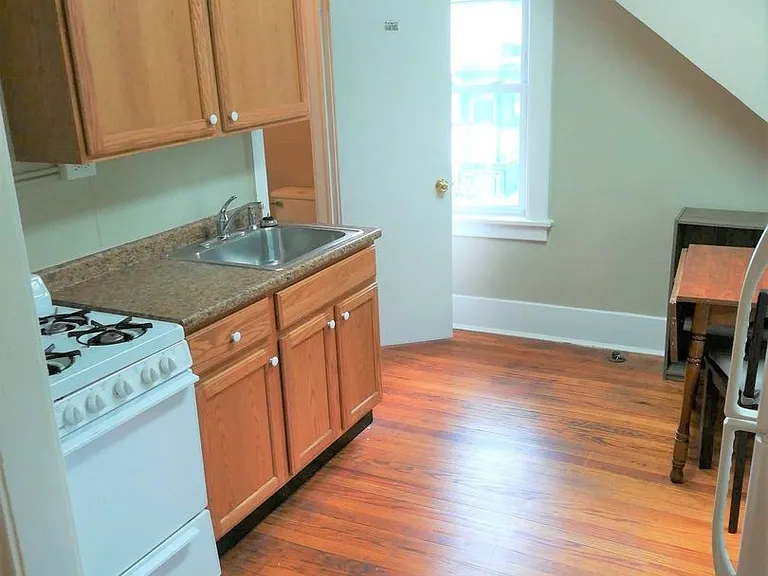 308 Fairmount Ave — Photo 6